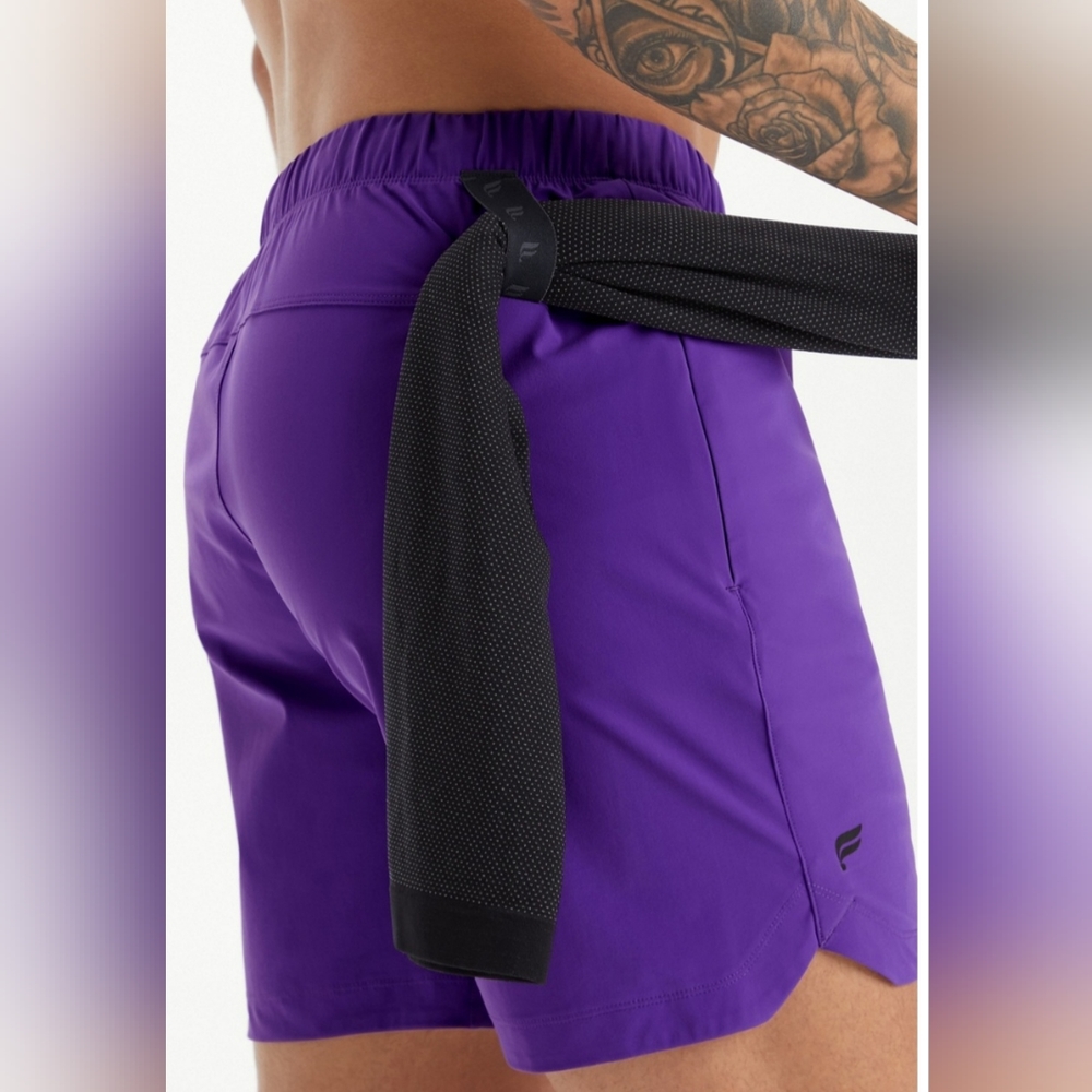 Fabletics The one shorts ( lined)